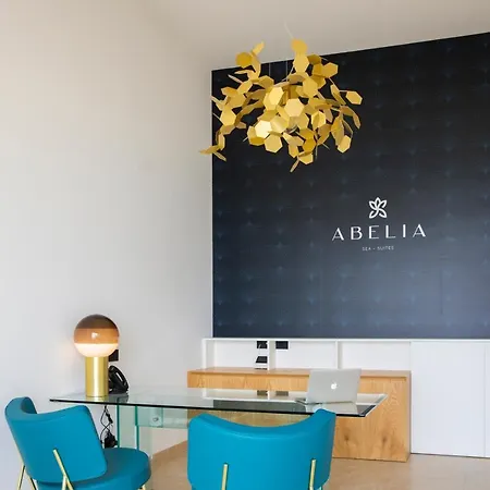 Abelia Sea Чефалу