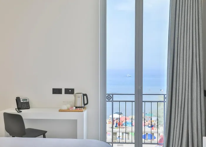 Abelia Sea Πανσιόν 4*